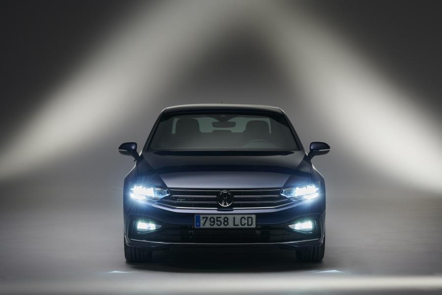  Volkswagen Passat R-Line (B8) 2019 года  (WW) (фото 14 из 24)